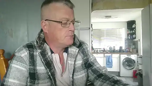 hefin18 online show from 02/17/25, 01:21