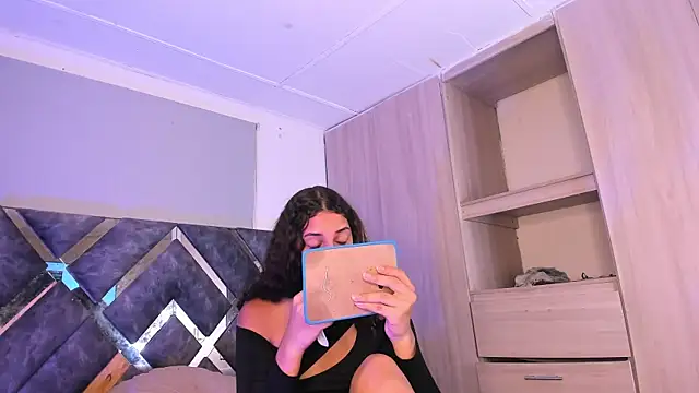 candice777 online show from 10/24/25, 01:18