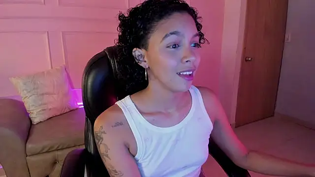 Snapshot of aitana_kahlo chatting on 01/13/26, 07:30 aitana kahlo online show from 01/13/26, 07:30
