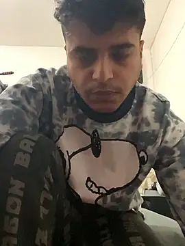 Snapshot of Noam7080z chatting on 01/14/26, 07:25 Noam7080z online show from 01/14/26, 07:25