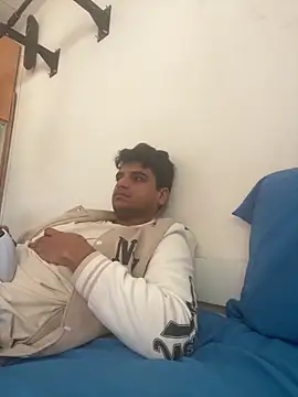 Snapshot of Noam7080z chatting on 02/04/26, 11:27 Noam7080z online show from 02/04/26, 11:27