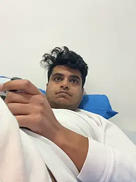 Snapshot of Noam7080z chatting on 03/29/26, 07:36 Noam7080z online show from 03/29/26, 07:36