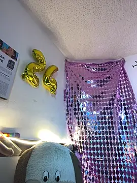 Snapshot of Nicol_V chatting on 01/11/26, 05:34 Nicol V online show from 01/11/26, 05:34