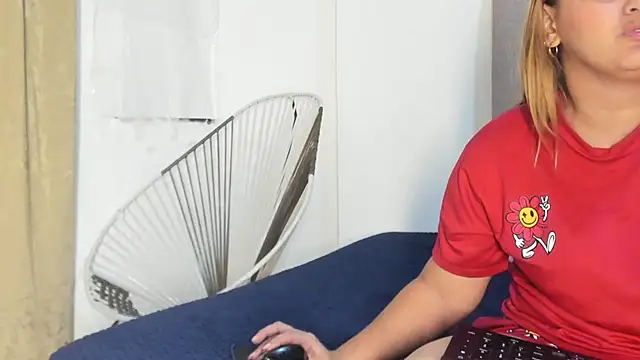 Lady miss    online show from 11/24/25, 11:54