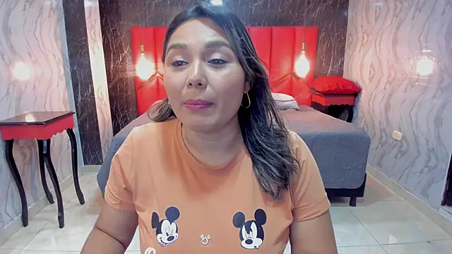 Snapshot of LatinaHoleQueen chatting on 12/04/25, 02:37 LatinaHoleQueen online show from 12/04/25, 02:37