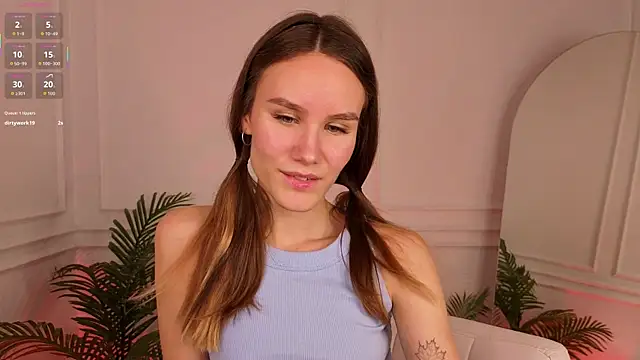 Snapshot of _Clare_Florence_ chatting on 10/12/25, 01:54  Clare Florence  online show from 10/12/25, 01:54