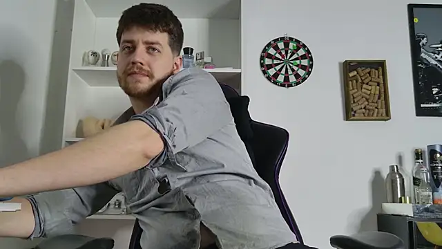 aaron nvk online show from 10/30/25, 09:26