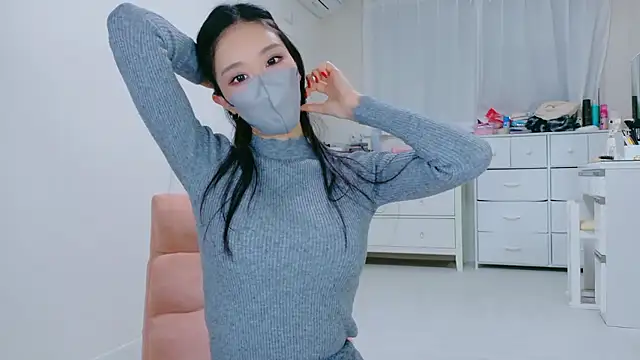 ramuchan desu online show from 10/12/25, 01:37