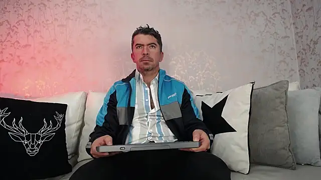 JuanKFit 45 online show from 11/10/25, 01:43