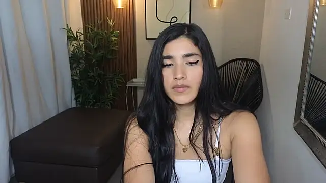 Lia Mar  online show from 10/17/25, 06:10