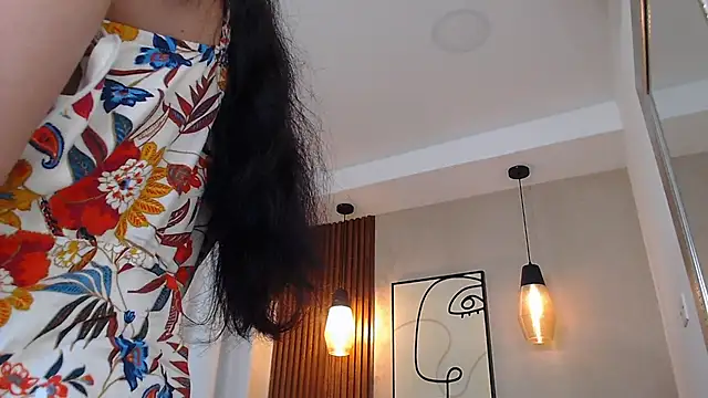 Lia Mar  online show from 05/02/26, 06:57