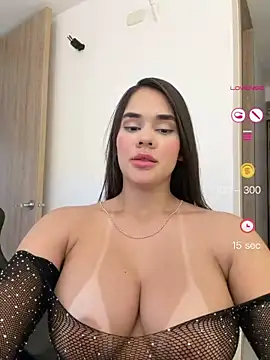 BellaLeclair online show from 05/06/26, 07:41