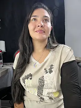 Snapshot of meli__brown chatting on 06/18/26, 11:42 meli brown online show from 06/18/26, 11:42