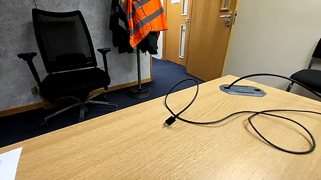 Oorse1966 online show from 10/22/25, 06:24