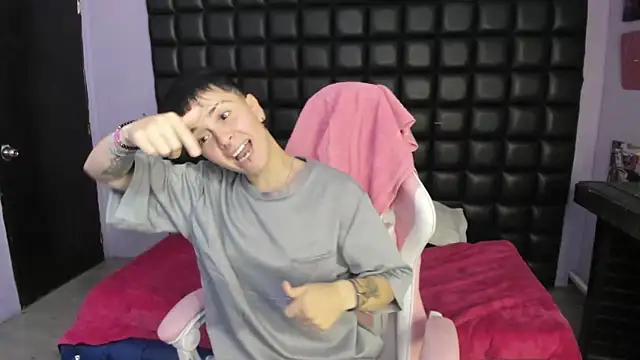  Hannah Hot online show from 11/14/25, 12:20