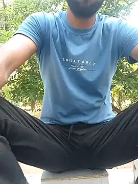 Snapshot of OmeningFurorji chatting on 10/15/25, 06:13 OmeningFurorji online show from 10/15/25, 06:13