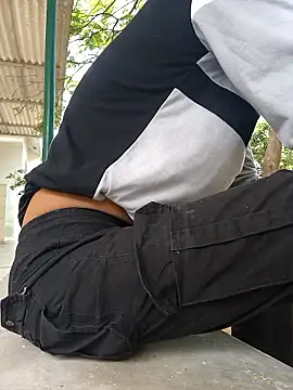 Snapshot of OmeningFurorji chatting on 10/20/25, 05:52 OmeningFurorji online show from 10/20/25, 05:52