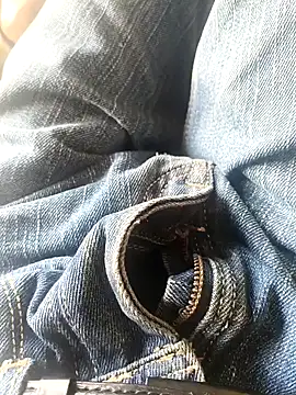 Snapshot of OmeningFurorji chatting on 03/12/26, 06:41 OmeningFurorji online show from 03/12/26, 06:41