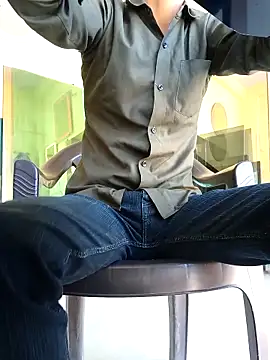 Snapshot of OmeningFurorji chatting on 03/25/26, 06:08 OmeningFurorji online show from 03/25/26, 06:08