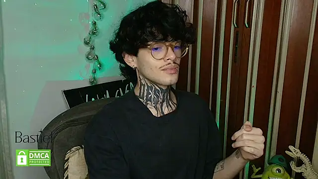 Mihail leroy online show from 10/02/25, 01:45