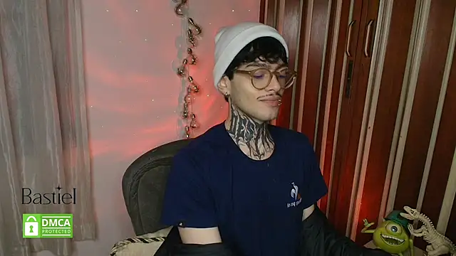 Mihail leroy online show from 10/18/25, 12:35