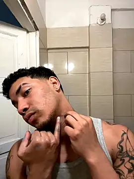 Snapshot of AlexBrasua chatting on 09/28/25, 07:52 AlexBrasua online show from 09/28/25, 07:52