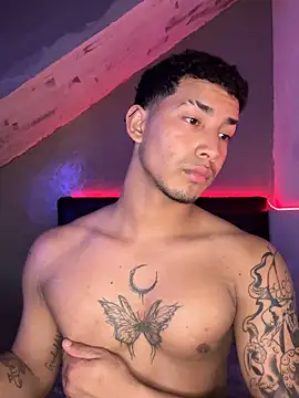 Snapshot of AlexBrasua chatting on 09/30/25, 12:26 AlexBrasua online show from 09/30/25, 12:26