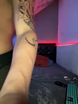 Snapshot of AlexBrasua chatting on 10/02/25, 02:29 AlexBrasua online show from 10/02/25, 02:29