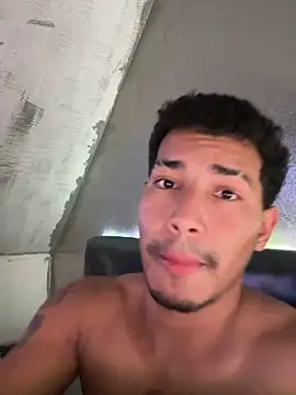 Snapshot of AlexBrasua chatting on 10/10/25, 12:53 AlexBrasua online show from 10/10/25, 12:53