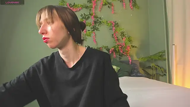 Lisbeth  Salander online show from 11/28/25, 02:36