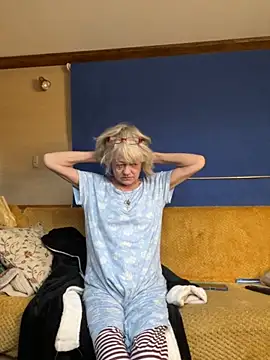 ladyboatlady online show from 10/29/25, 07:21