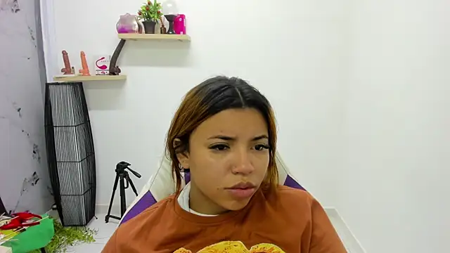 scarlett enjoy1 online show from 11/02/25, 01:35