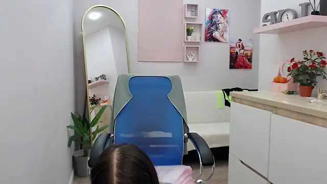 Snapshot of muriel_elvin chatting on 12/18/25, 06:41 muriel elvin online show from 12/18/25, 06:41