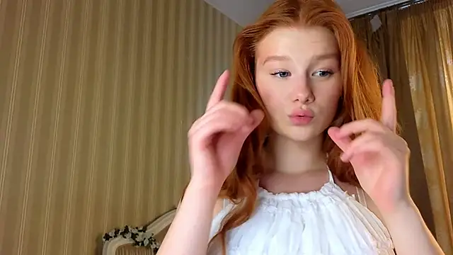 Juuulia  online show from 06/12/26, 03:44