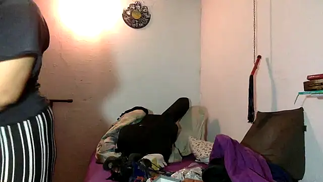 Snapshot of indomitaFox chatting on 04/11/26, 03:44 indomitaFox online show from 04/11/26, 03:44