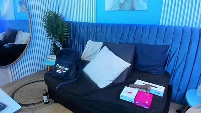 Snapshot of bellarivera_ chatting on 10/30/25, 07:25 bellarivera online show from 10/30/25, 07:25