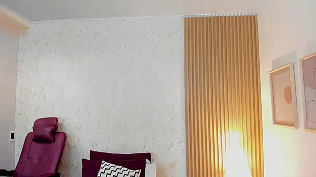 Snapshot of bellarivera_ chatting on 11/02/25, 12:18 bellarivera online show from 11/02/25, 12:18