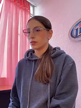 paula miler1 online show from 04/28/26, 12:43