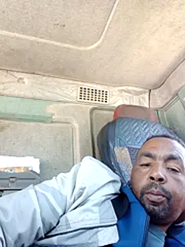 Snapshot of Bob_black chatting on 03/31/26, 12:49 Bob black online show from 03/31/26, 12:49