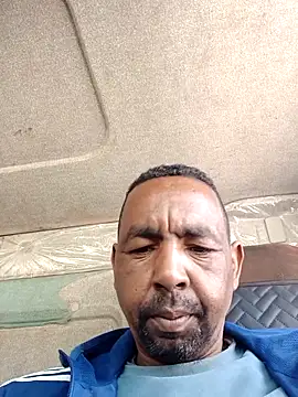 Snapshot of Bob_black chatting on 04/01/26, 12:28 Bob black online show from 04/01/26, 12:28