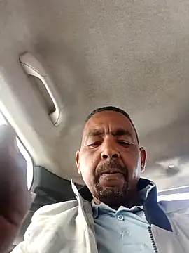 Snapshot of Bob_black chatting on 04/03/26, 02:48 Bob black online show from 04/03/26, 02:48