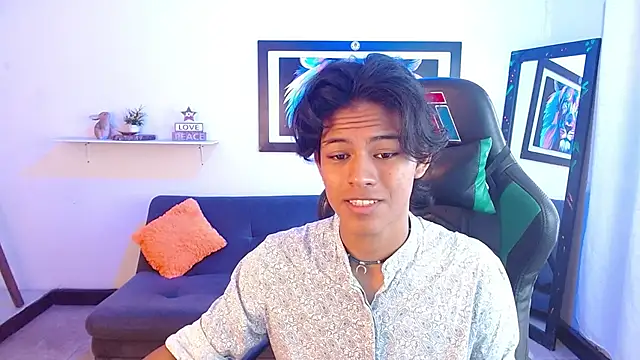 Snapshot of dreyk20 chatting on 10/28/25, 01:58 dreyk20 online show from 10/28/25, 01:58