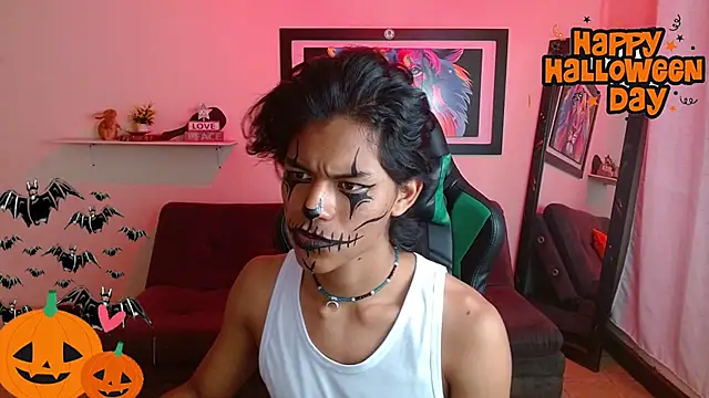 Snapshot of dreyk20 chatting on 10/31/25, 04:08 dreyk20 online show from 10/31/25, 04:08