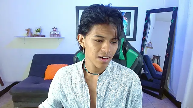 Snapshot of dreyk20 chatting on 11/07/25, 01:55 dreyk20 online show from 11/07/25, 01:55