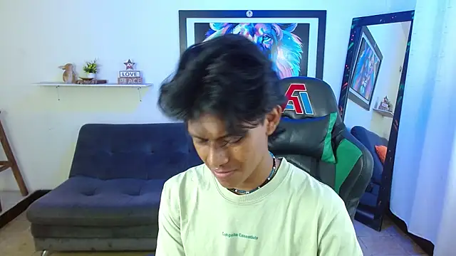 Snapshot of dreyk20 chatting on 11/20/25, 02:17 dreyk20 online show from 11/20/25, 02:17