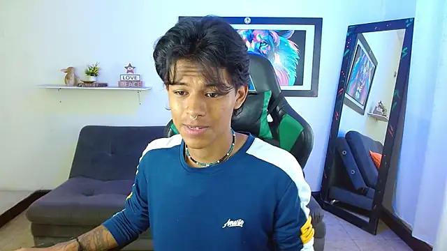 Snapshot of dreyk20 chatting on 11/21/25, 01:43 dreyk20 online show from 11/21/25, 01:43