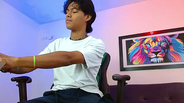 Snapshot of dreyk20 chatting on 12/01/25, 02:11 dreyk20 online show from 12/01/25, 02:11