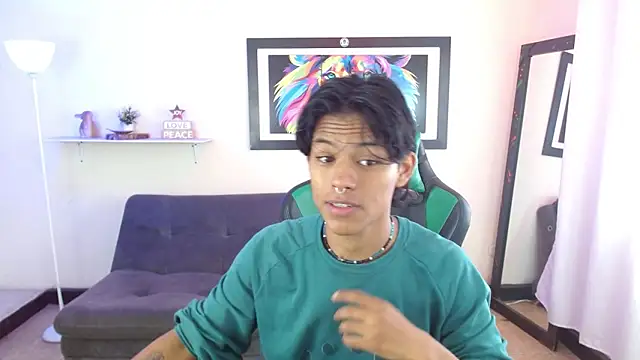 Snapshot of dreyk20 chatting on 12/16/25, 01:49 dreyk20 online show from 12/16/25, 01:49