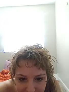 Snapshot of delish_dahlia chatting on 06/16/26, 07:38 delish dahlia online show from 06/16/26, 07:38