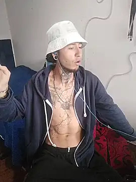 Snapshot of Tattoboy19cm chatting on 02/23/26, 01:52 Tattoboy19cm online show from 02/23/26, 01:52